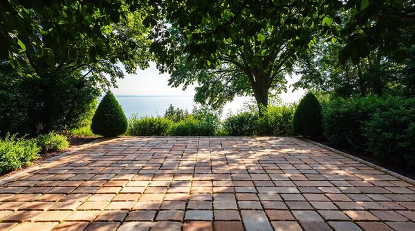 Aménagement extérieur : 10 conseils pour bien choisir vos dalles de jardin